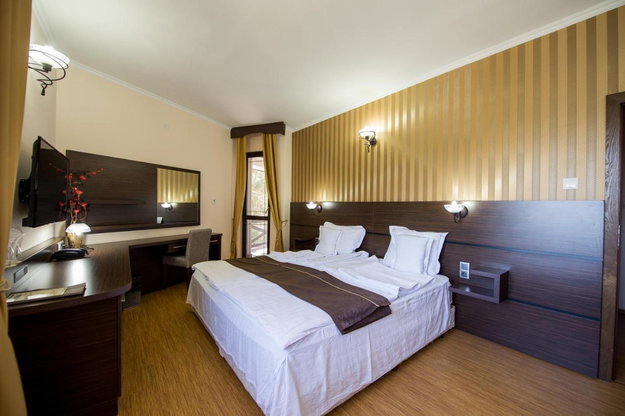 Family Hotel Hebar Batak Extérieur photo