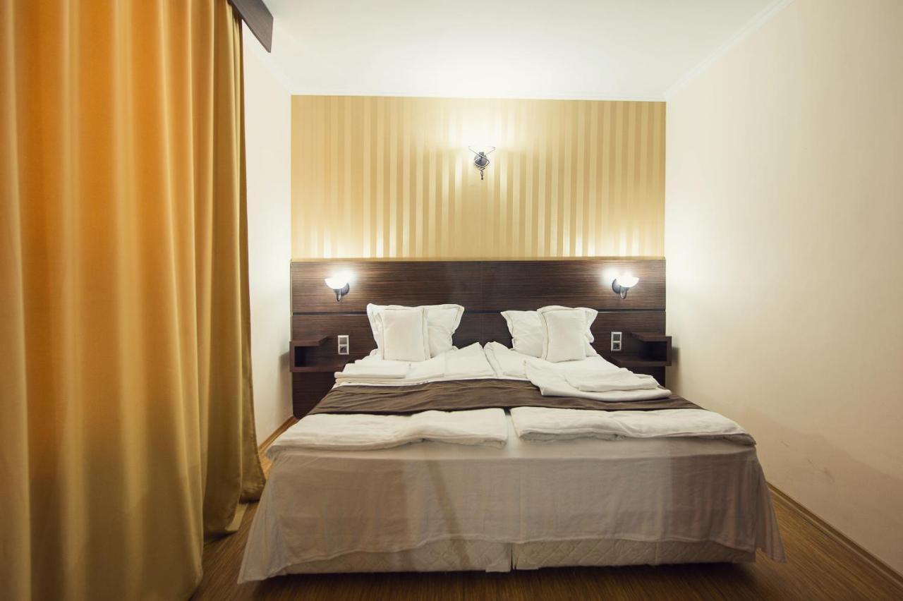 Family Hotel Hebar Batak Extérieur photo