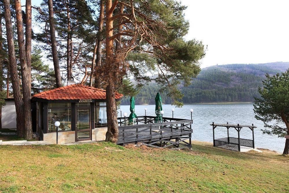 Family Hotel Hebar Batak Extérieur photo