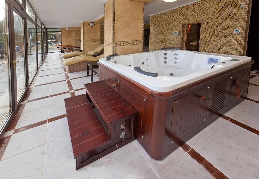 Family Hotel Hebar Batak Extérieur photo