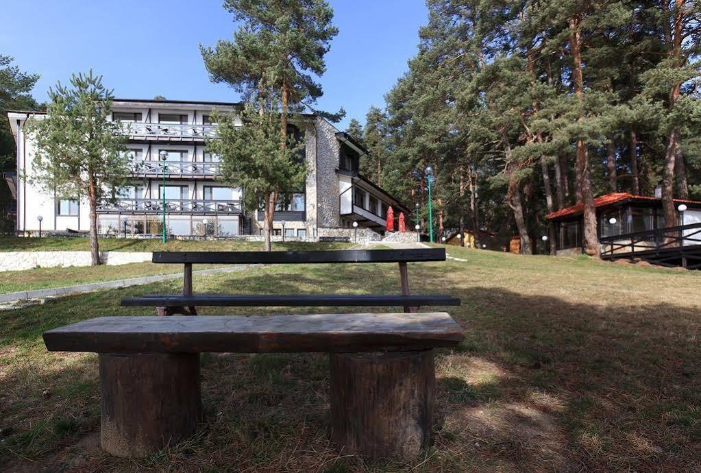 Family Hotel Hebar Batak Extérieur photo
